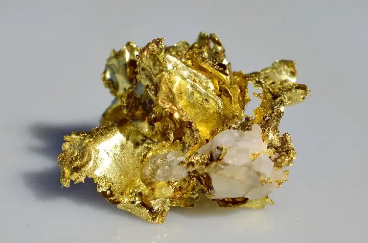 espécimen de cuarzo aurífero